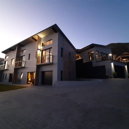 Black Eagle Self-Catering Accommodation, Hermanus Esterno foto